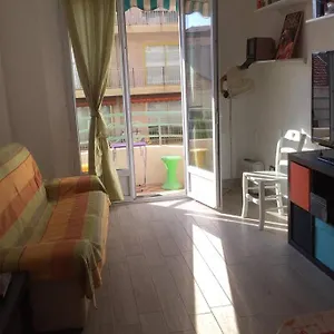 Grand F2 60mq Centre Antibes, Proche Plages, Commerces, 2 Balcons, Parking, Train, Bus, Deco Vintage, Pet Friendly, Ideal Famille Ou 1-2 Couples Antibes