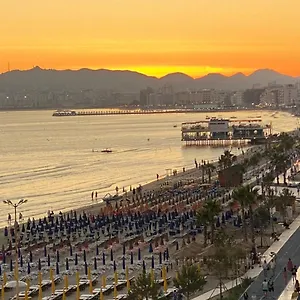 Wave Beachfront , Durrës Albánia