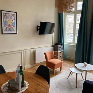  Apartment L'aparthe - Vue Sur La Place Du Marche France
